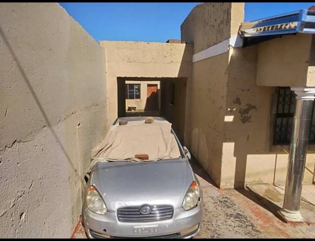 3 BEDROOM HOUSE FOR SALE IN THULANI